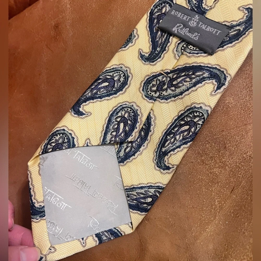 Robert Talbott Paisley Patterned Tie in Blue and Cream